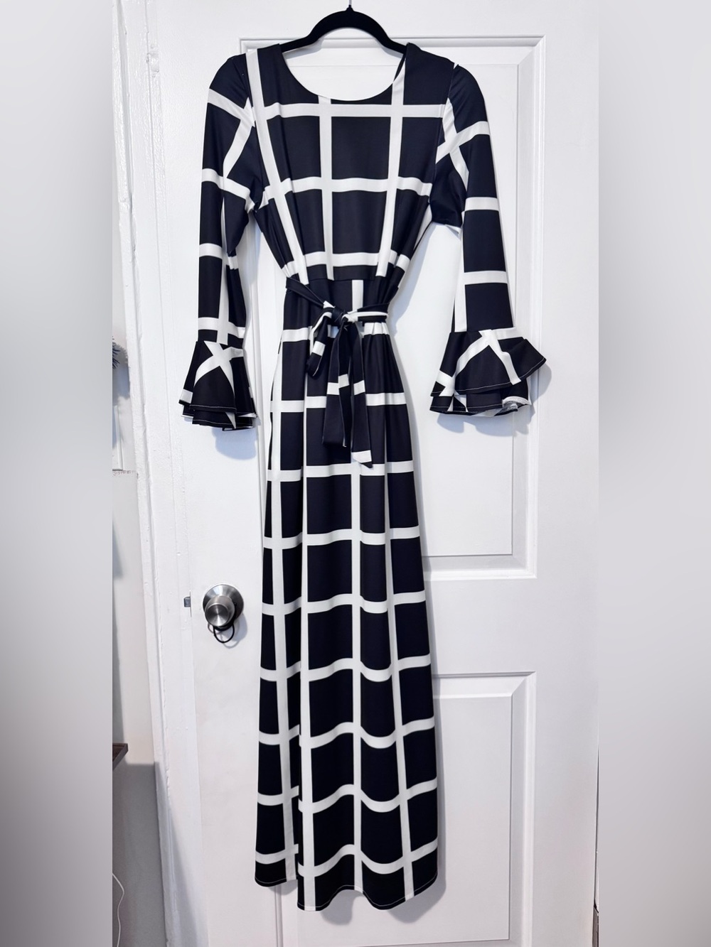 Black & White Long Sleeve Maxi Dress with Tie Waist